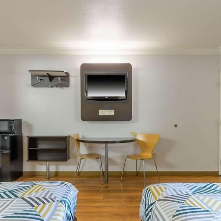 Motel 6-San Jose, Ca - Convention Center Bagian luar foto