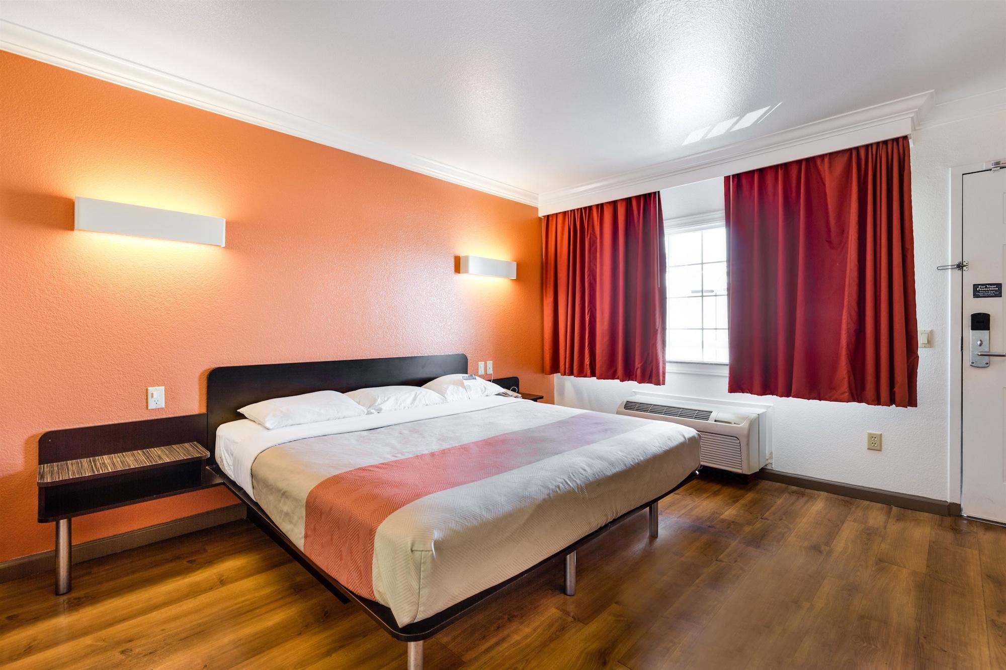 Motel 6-San Jose, Ca - Convention Center Bagian luar foto