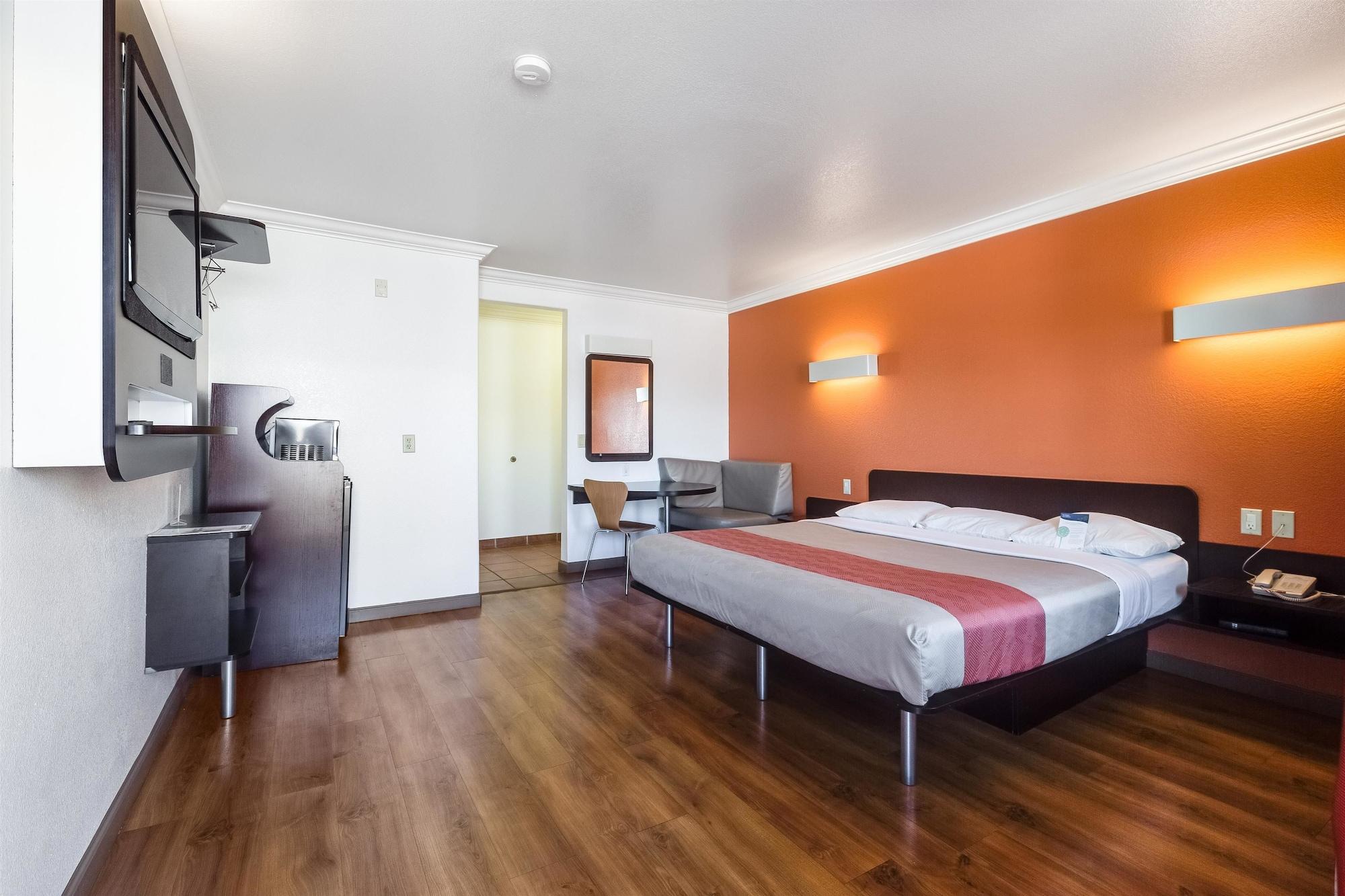 Motel 6-San Jose, Ca - Convention Center Bagian luar foto