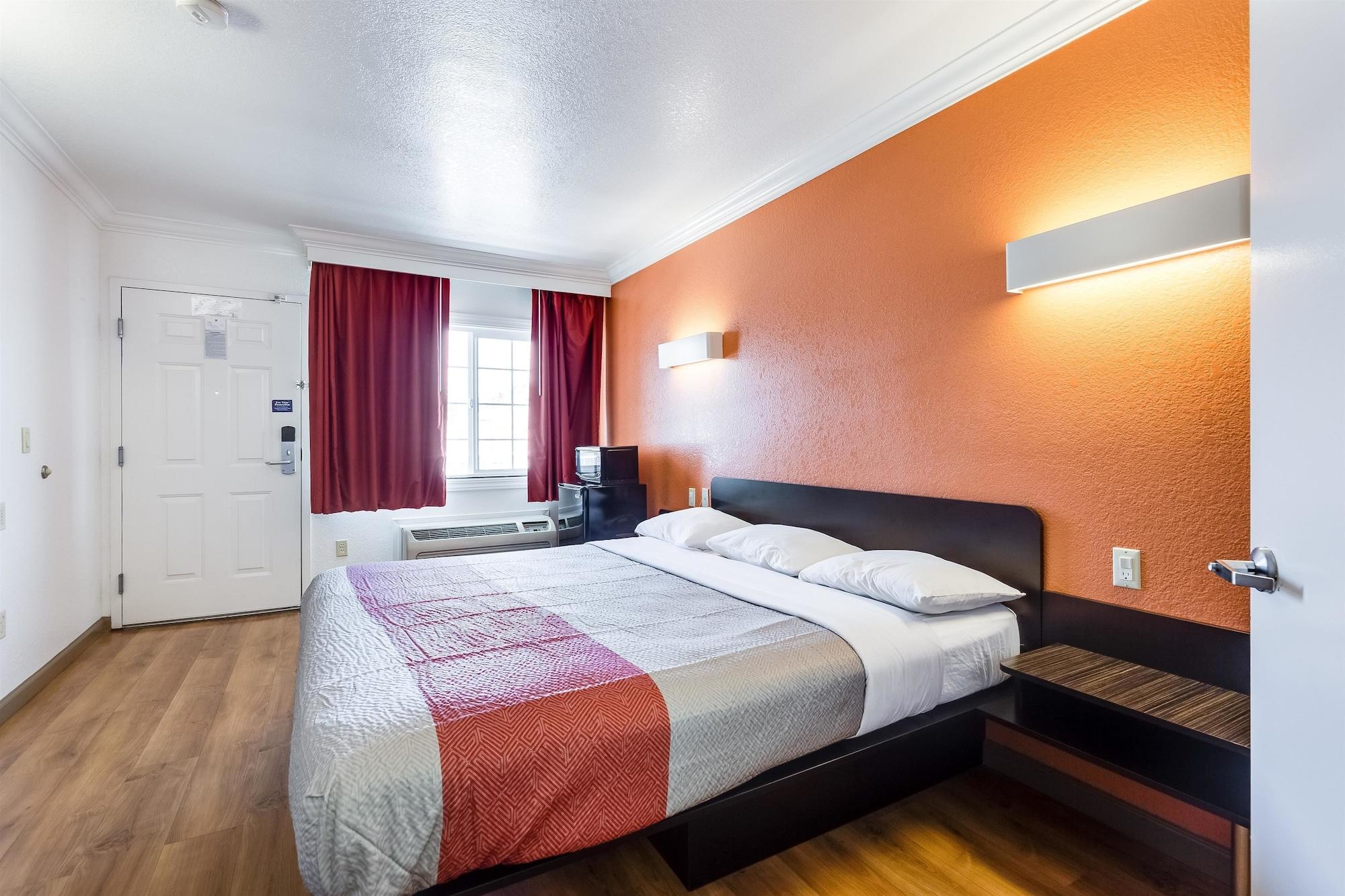 Motel 6-San Jose, Ca - Convention Center Bagian luar foto
