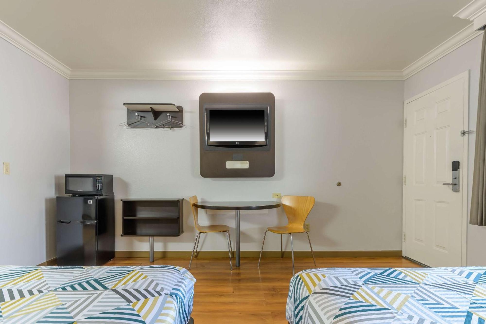 Motel 6-San Jose, Ca - Convention Center Bagian luar foto